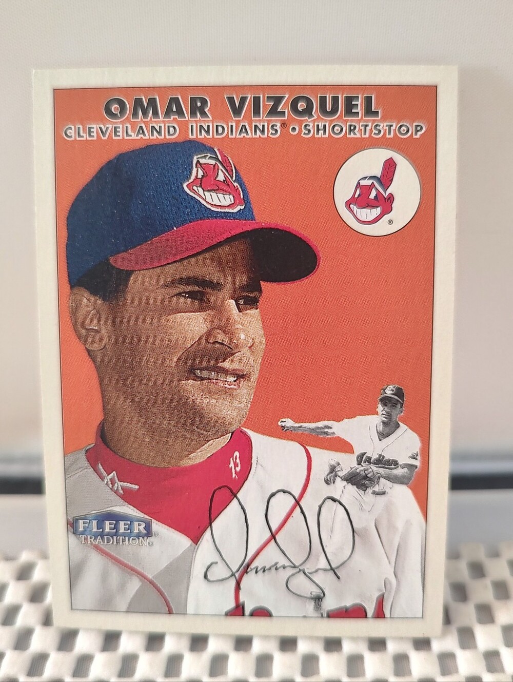 Omar Vizquel Cleveland Indians 2000 Baseball Trading Card
